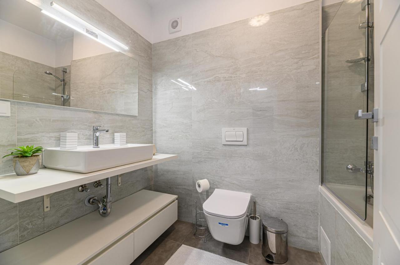 Rentforcomfort Dynamic Apartment Brasov Ngoại thất bức ảnh