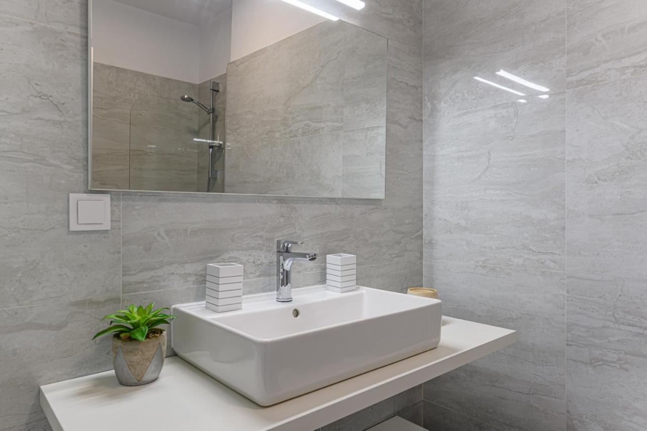 Rentforcomfort Dynamic Apartment Brasov Ngoại thất bức ảnh