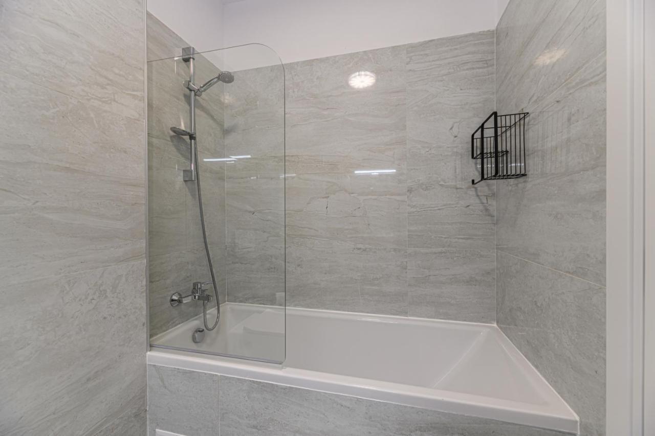 Rentforcomfort Dynamic Apartment Brasov Ngoại thất bức ảnh